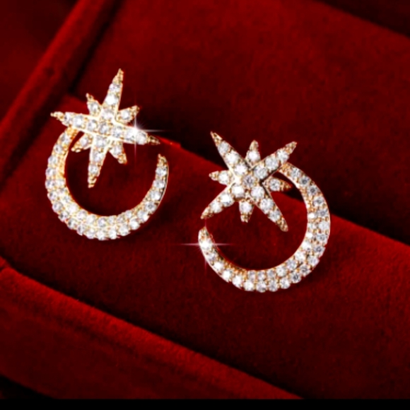 NEW ZIRCON MOON AND STAR PIERCED EARRINGS - Picture 1 of 6